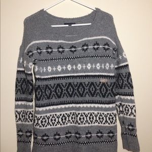 Knit long-sleeve sweater